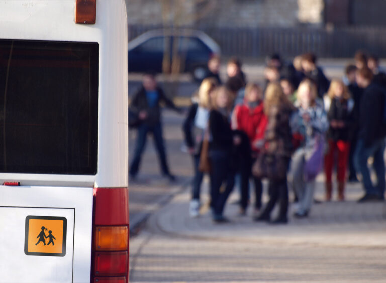 Schulbusfahrertraining von Gemeinschaftsaktion “Sicher zur Schule – Sicher nach Hause” stärkt Verkehrssicherheit*